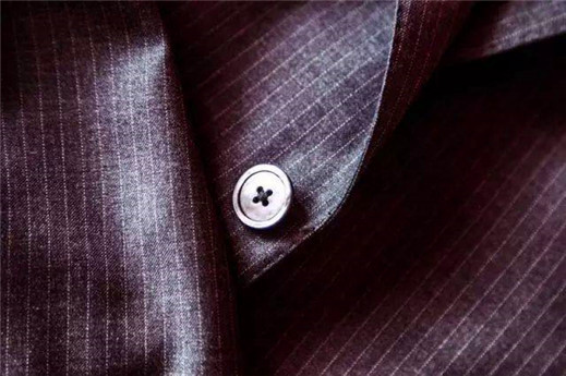 看紐扣便知服裝品質(zhì)